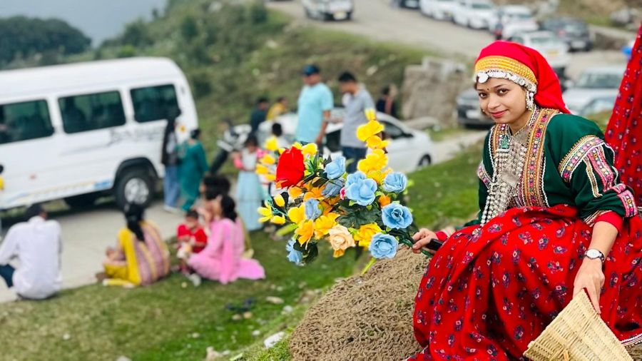 Bir Billing Community and Culture
