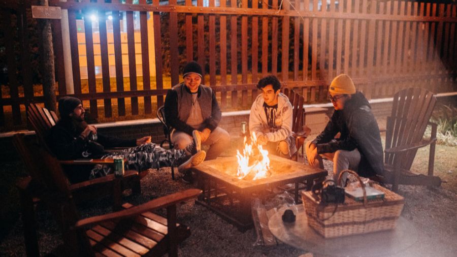 Evening Unwind - Cafés, Campfires, and Stargazing