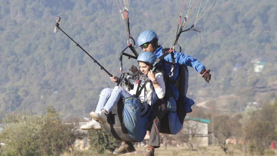 Book Paragliding in Bir Billing