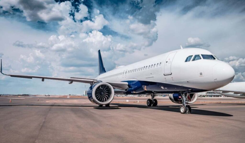 How to Reach Bir Billing from Delhi by Air