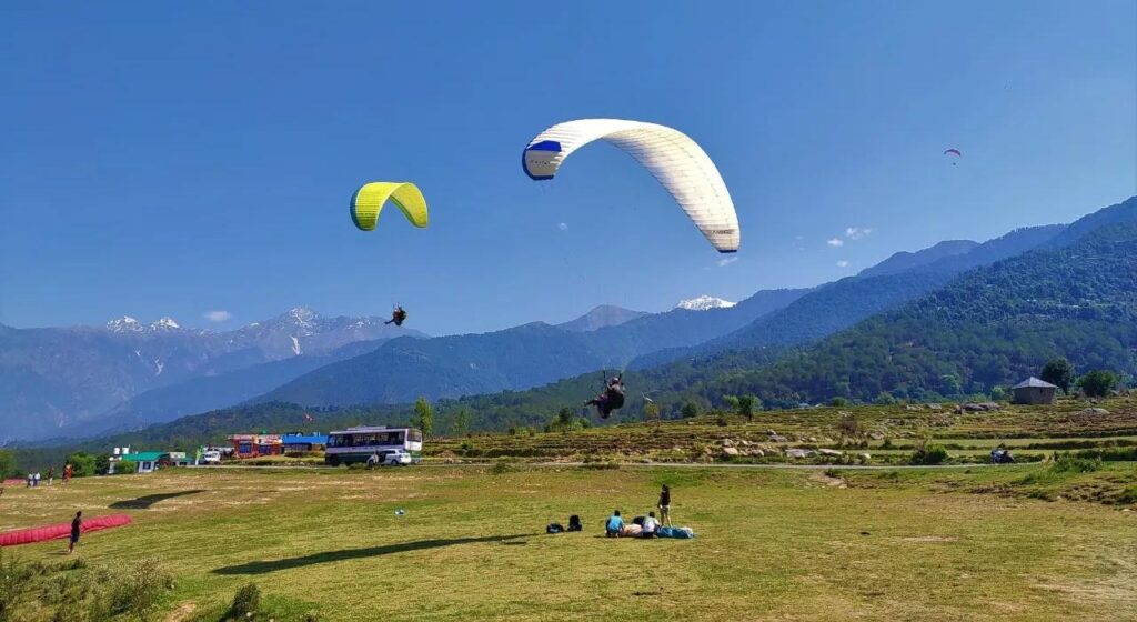 Paragliding in Bir Billing