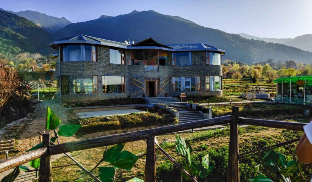 Budget vs. Luxury Cost in Bir Billing