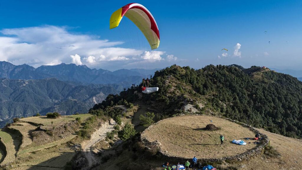 Why Bir Billing is Ideal for Paragliding Training