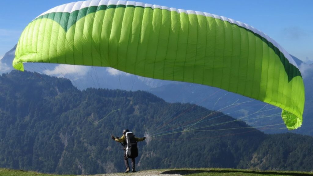 Tips for Paragliding in Manali and Bir Billing