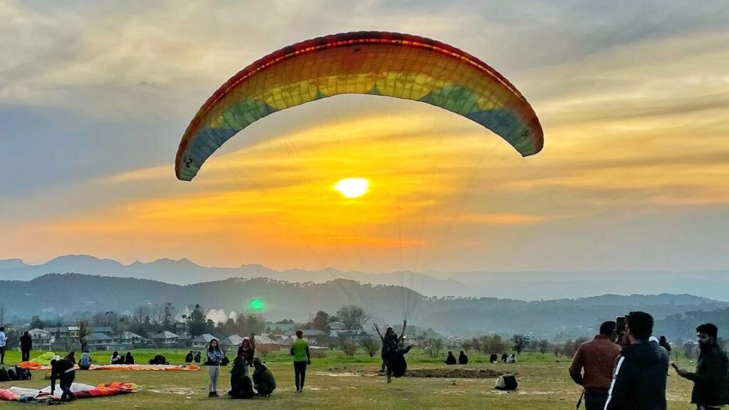 Best Day Time for Paragliding Bir Billing October