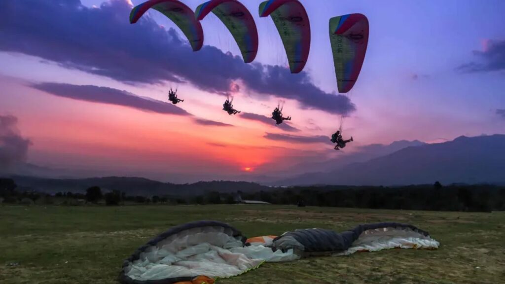 What Is the Best Time for Paragliding at Bir Billing_